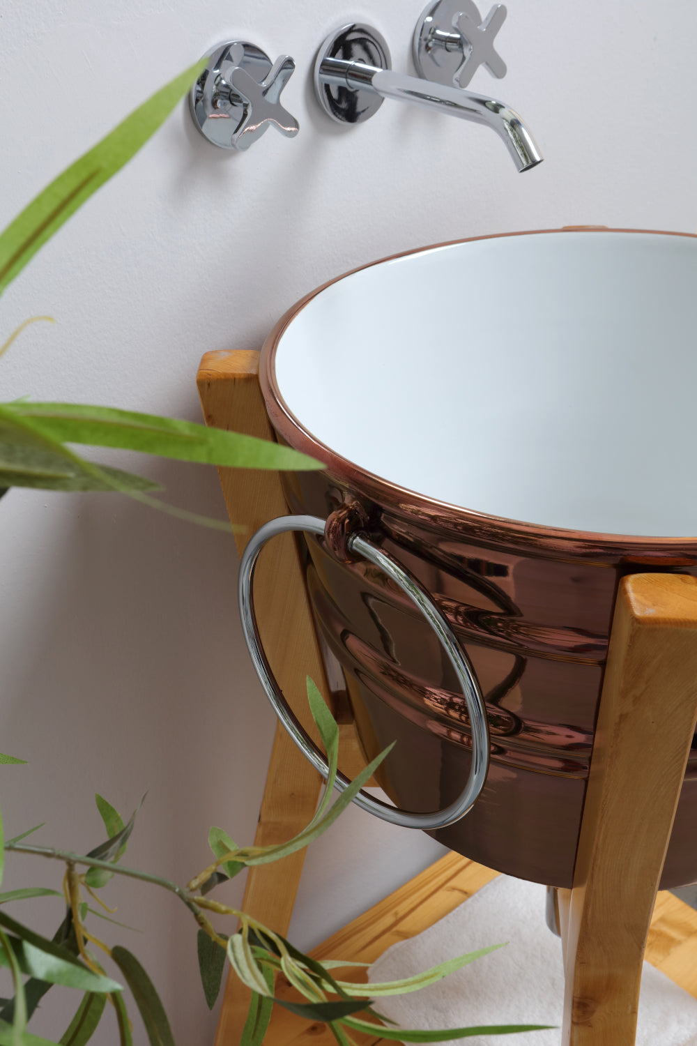 COMPOSIZIONE BACILE RAME SU STRUTTURA ABETE NATURALE