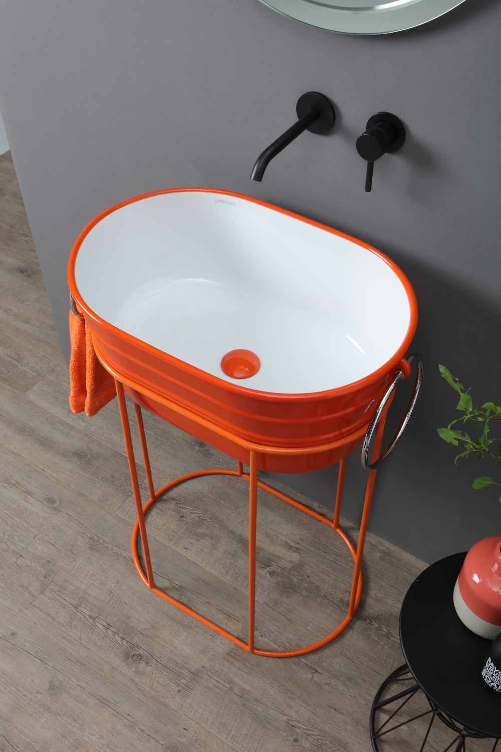 COMPOSIZIONE TINOZZA E STRUTTURA ARANCIO ENERGIA